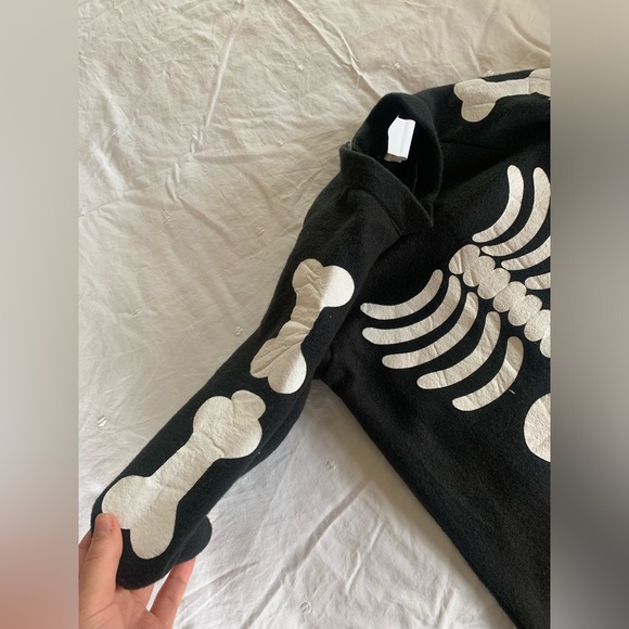 Skeleton Onesie Size 2T - Picture 3 of 6